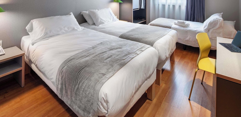 Ibis Styles Pamplona Noain 9/36