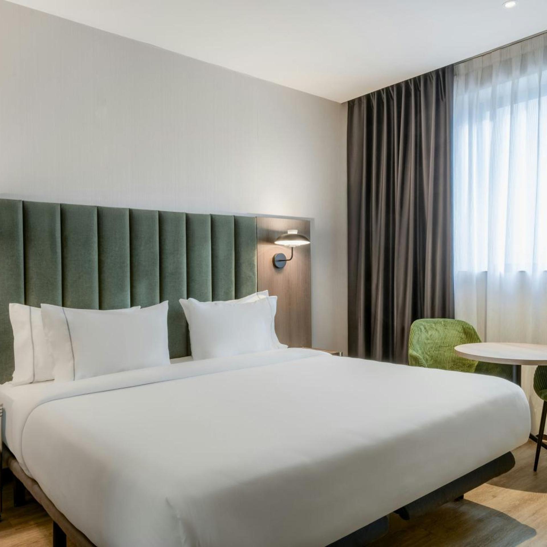 Room, Double Bed