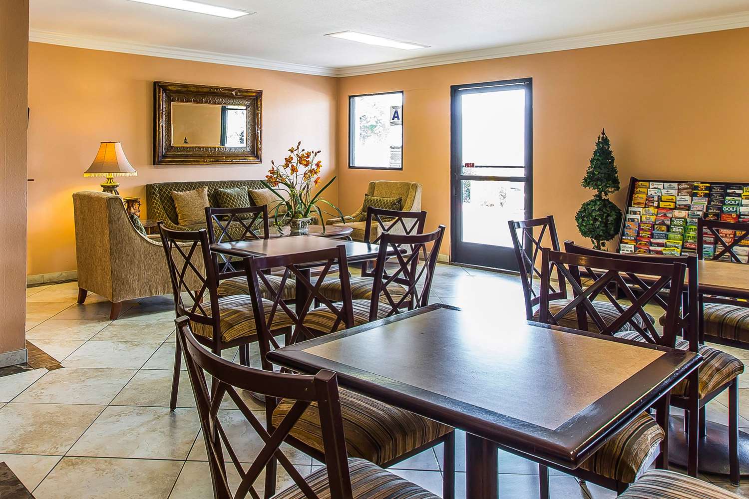 Quality Inn Lake Elsinore 39/51