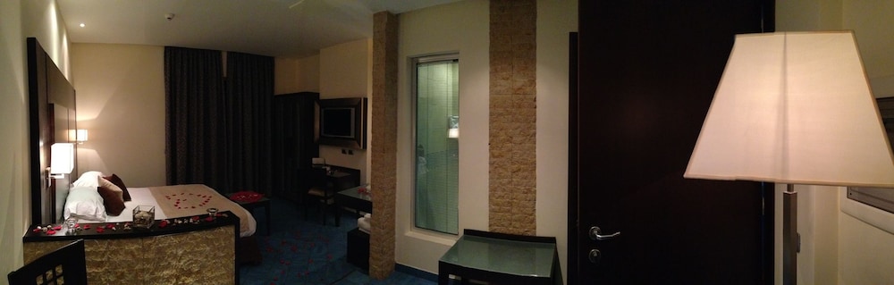 HOTEL LA LUCERTOLA 16/45