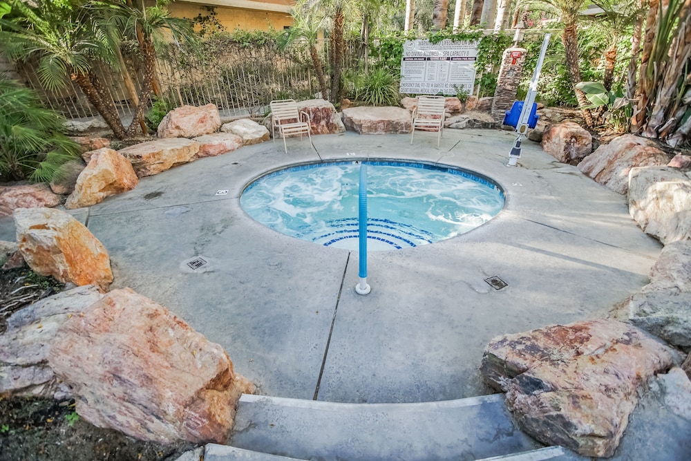 Getaways At Palm Springs Tennis Club 33/50