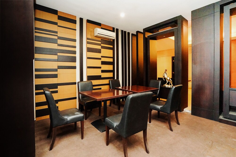 Hotel Istana Permata Ngagel 18/23
