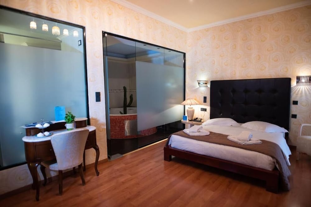 ANASTAZIA LUXURY SUITES & ROOMS 9/70