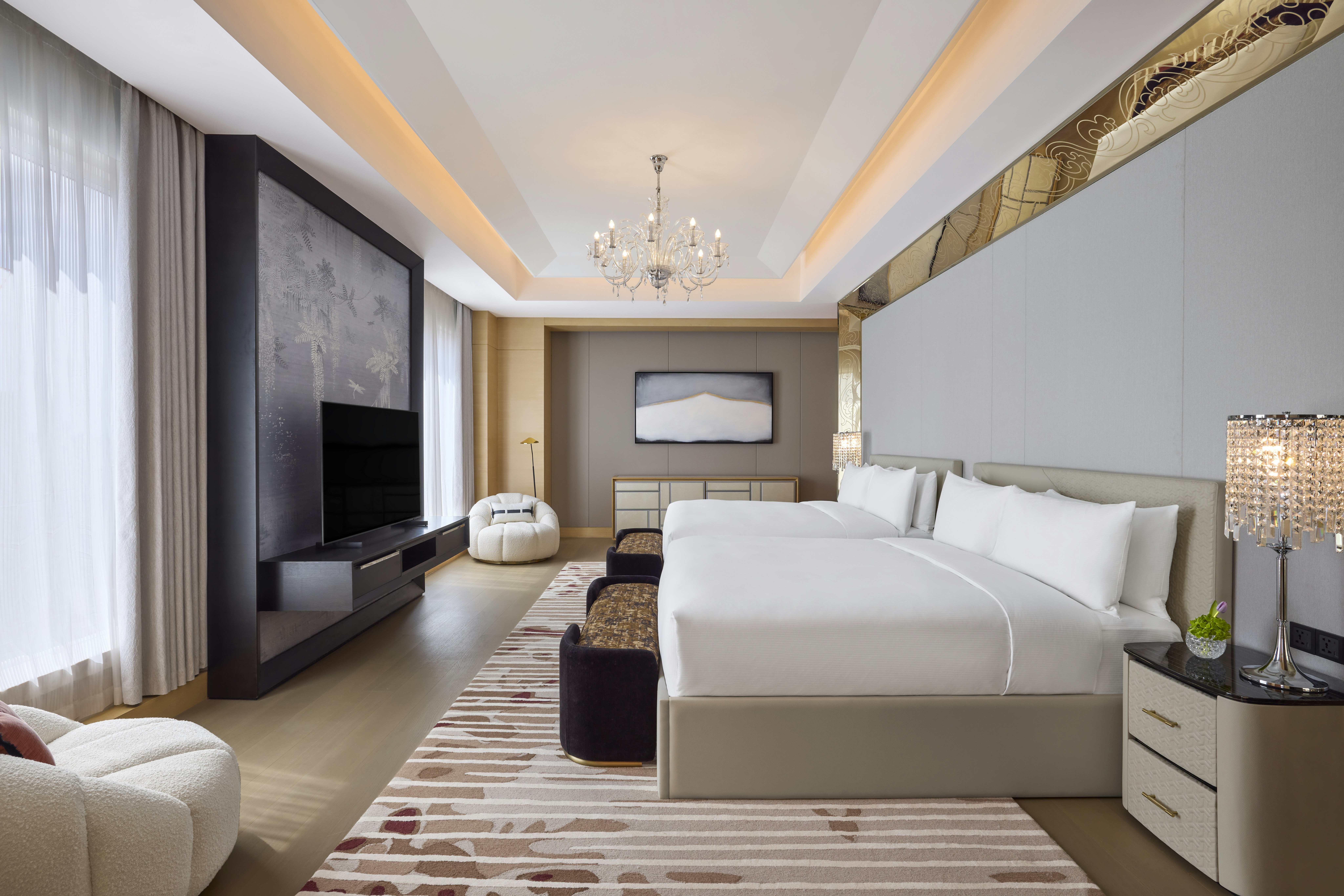 PRESIDENTIAL, SUITE, KING BED