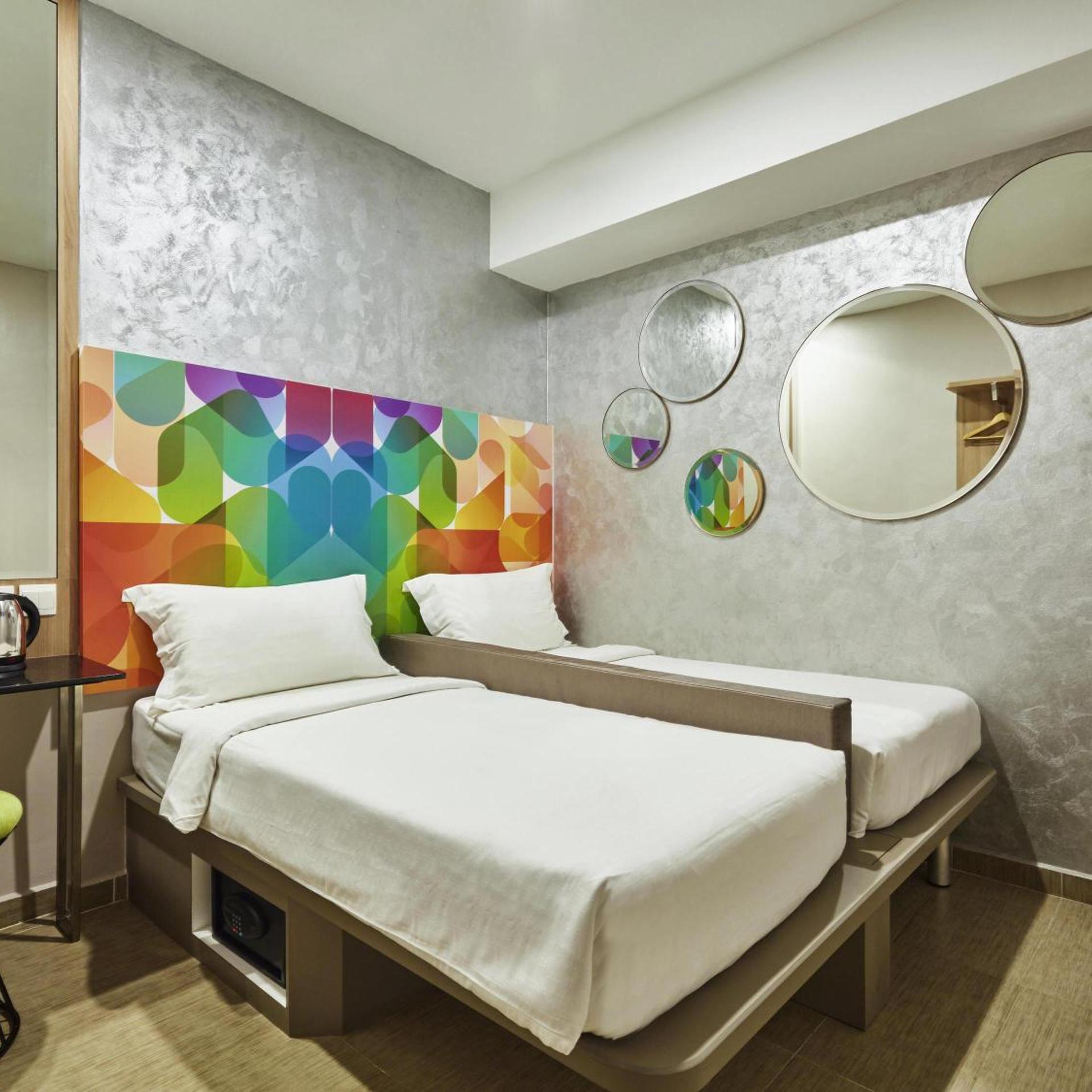 Standard, Twin Beds, No Window