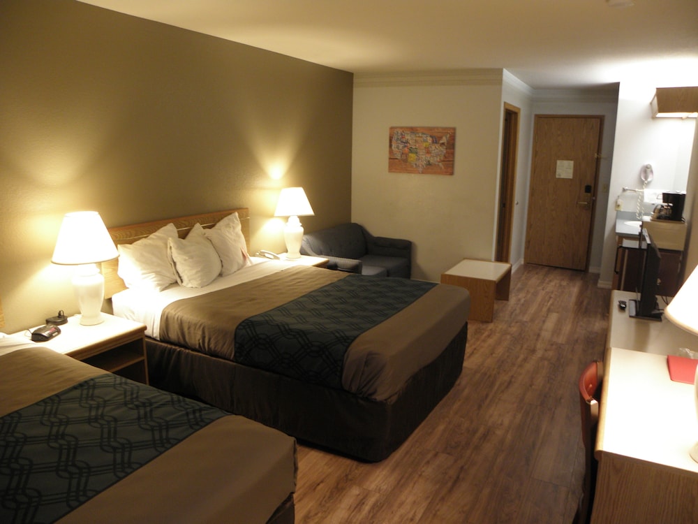 Econo Lodge Washington Harbor 12/30