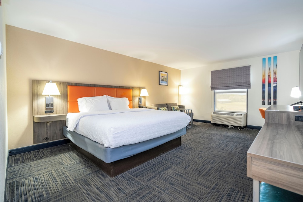 ROOM, KING BED