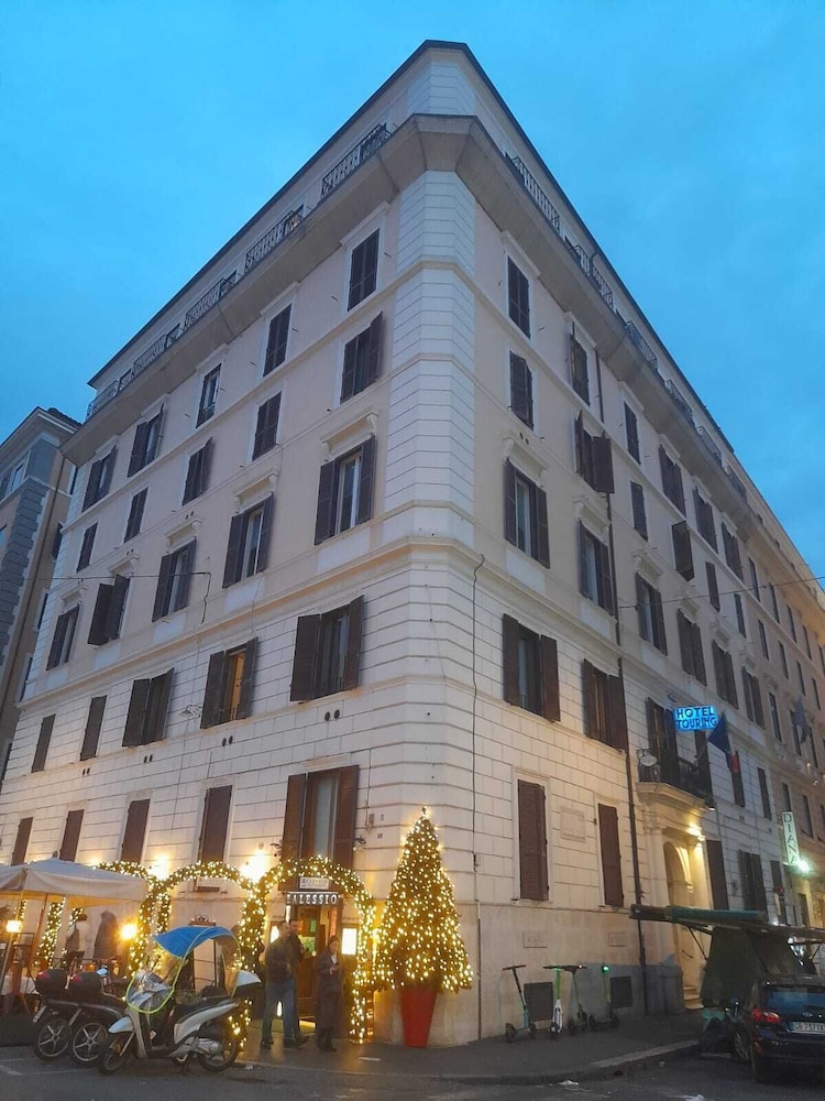 Hotel Touring 4/32