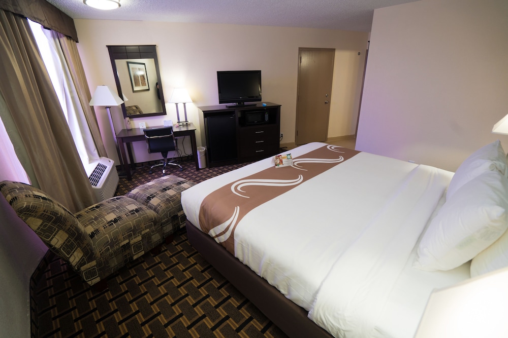 Quality Inn Pasadena - Houston East 10/63
