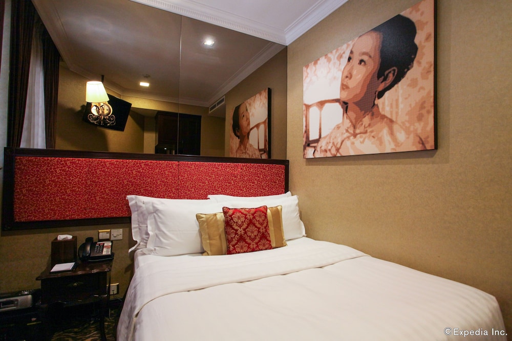 Nostalgia Hotel Singapore 32/64