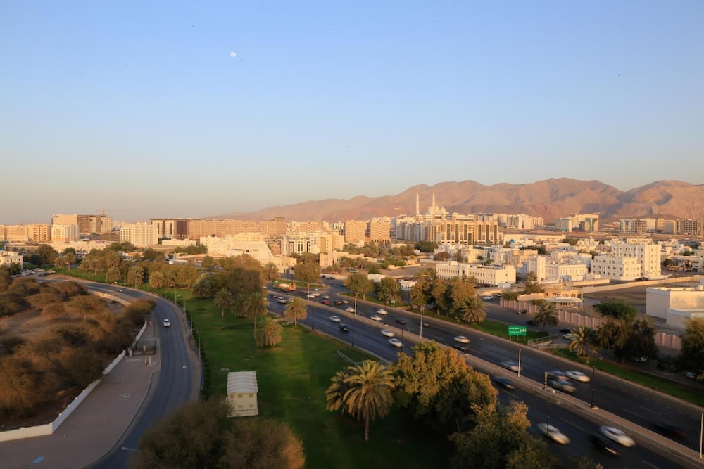 Muscat Inn Hotel 32/40