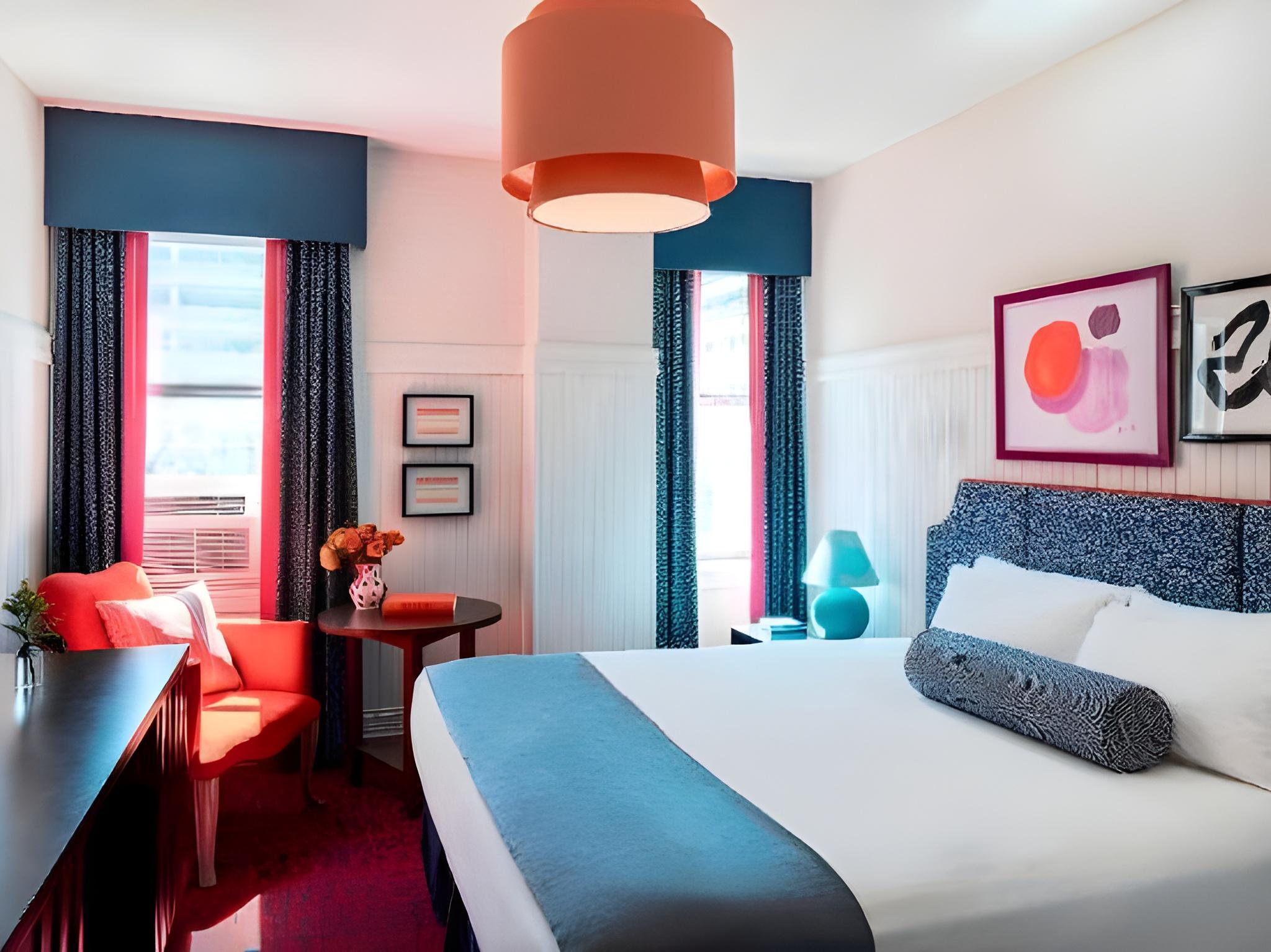 EXECUTIVE, KING BED