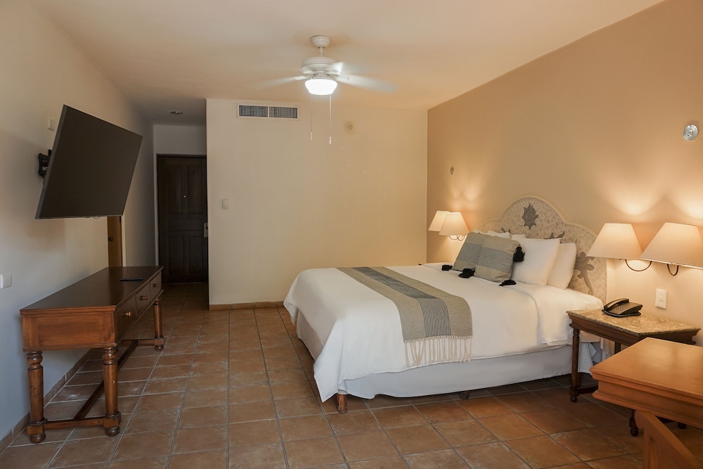 Reef Yucatan All Inclusive Hotel and Convention Center 10/50