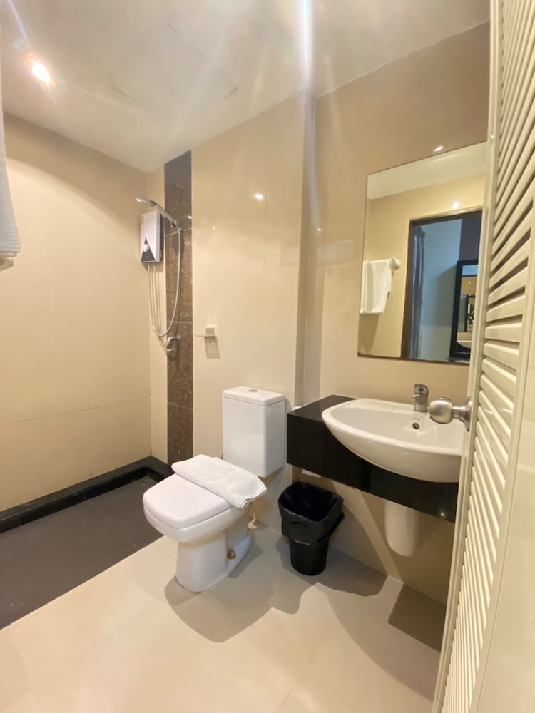 Leelawadee Modern Resort Huaykwang 40/41