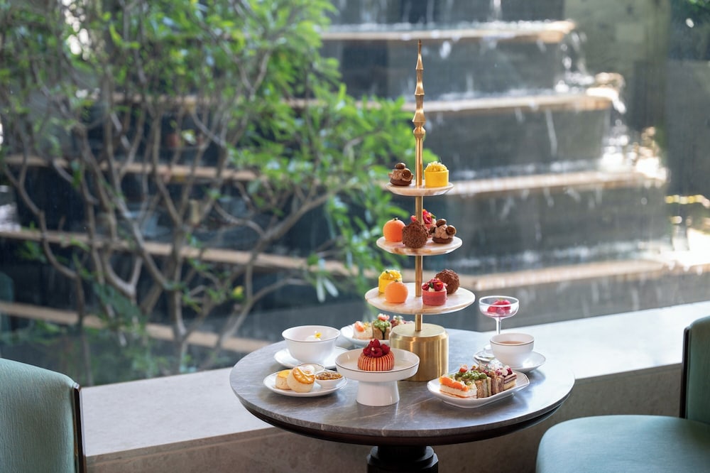 Dusit Thani Bangkok 42/58