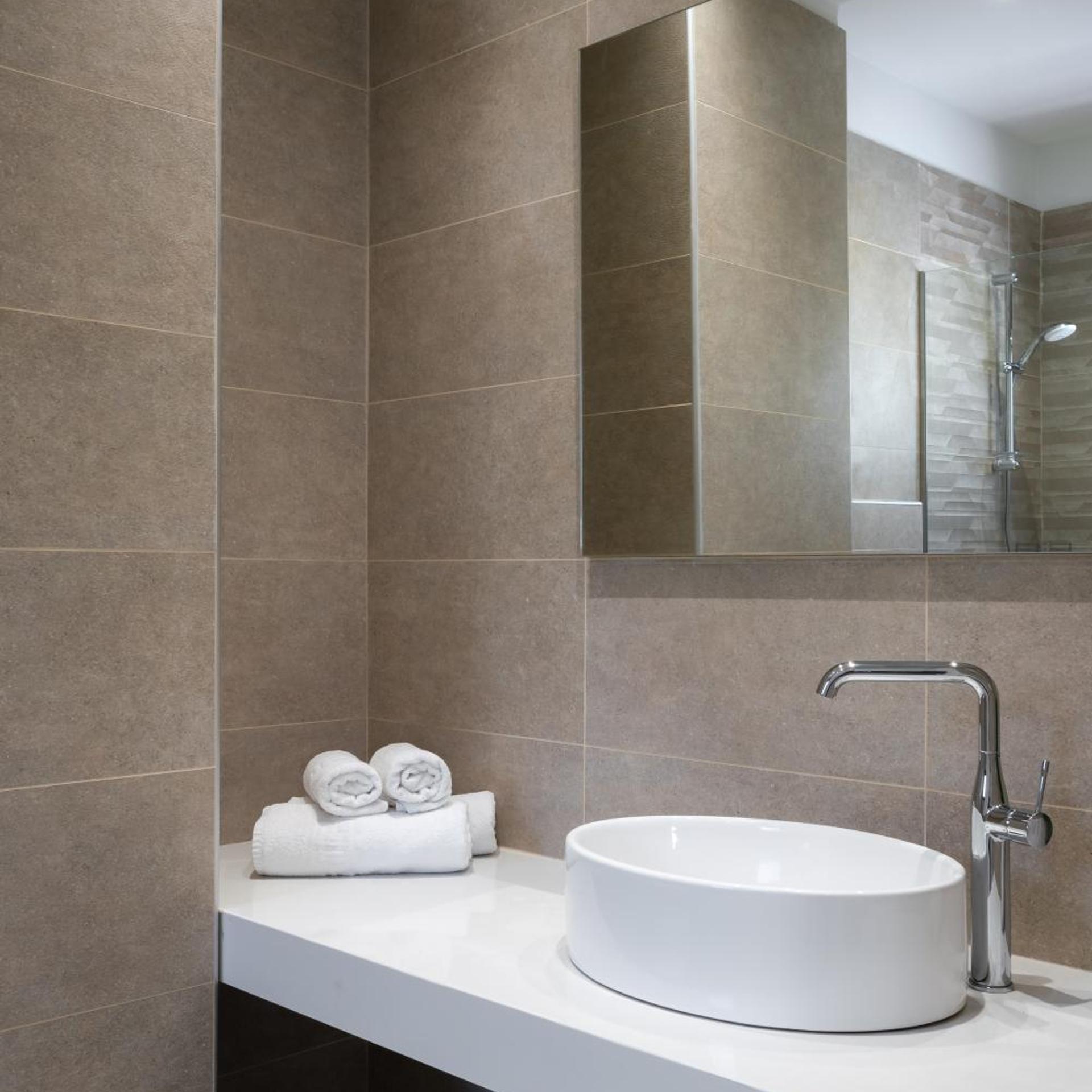 Karavos Apartments 55/57