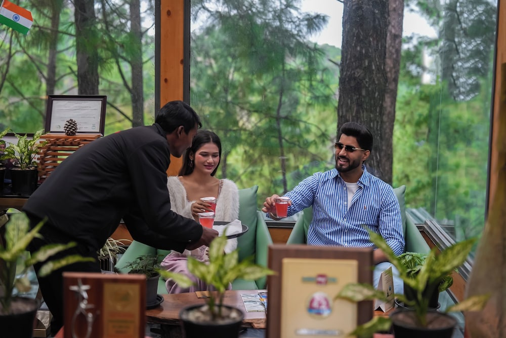 UNA Comfort Kasauli Hills Resorts 7/50