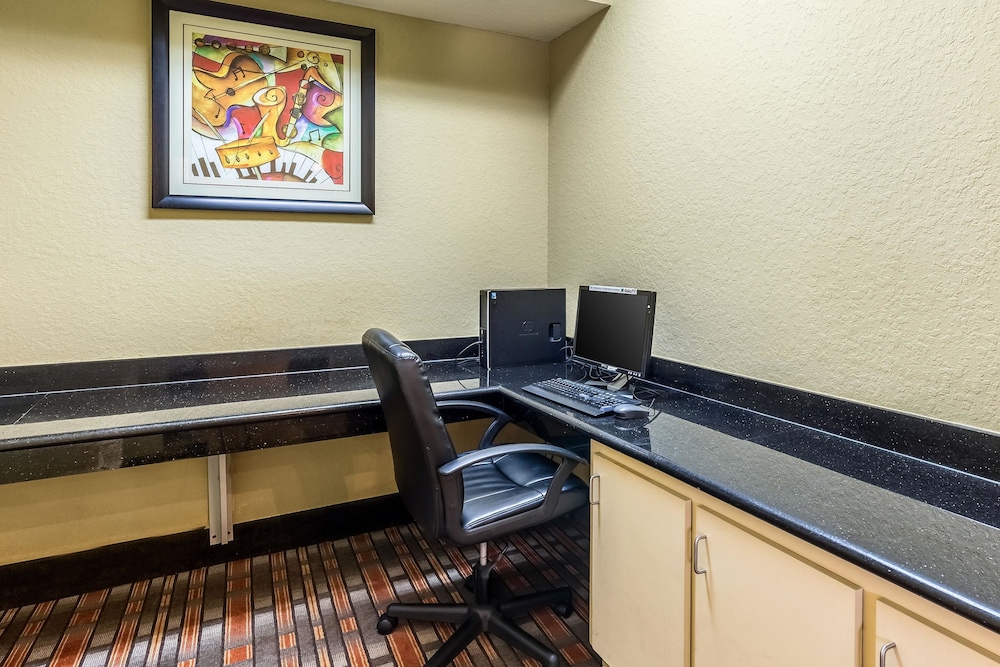 Quality Suites Houston North - Spring 30/41
