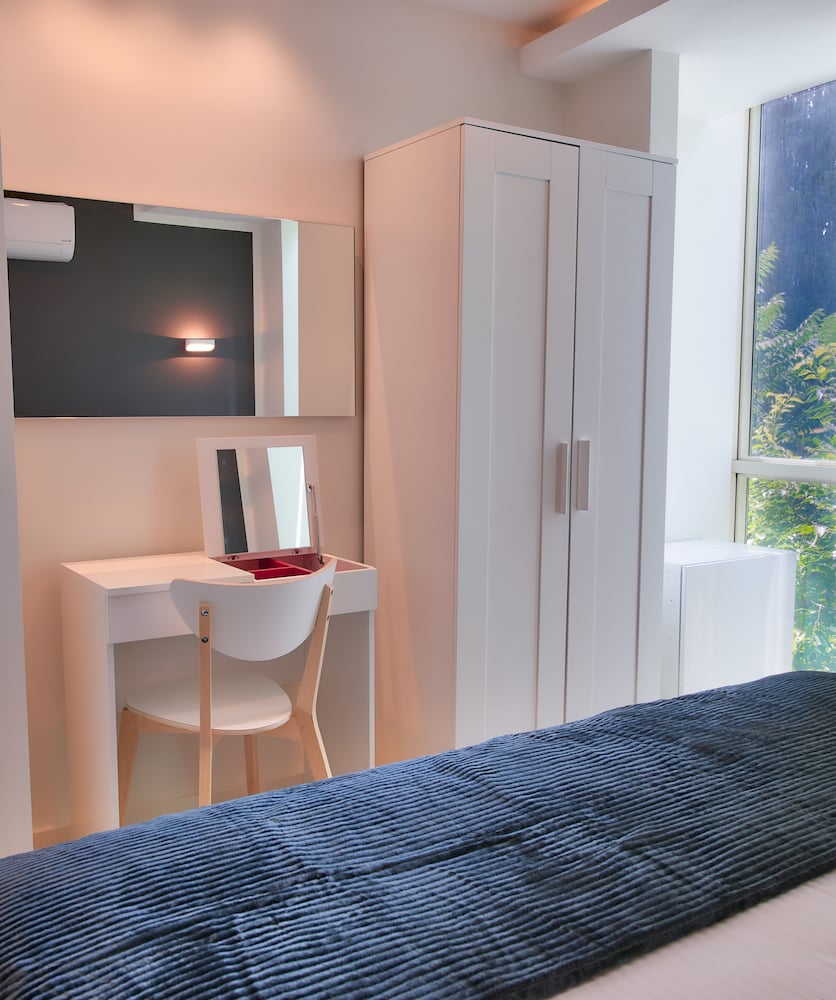 CONDO, STANDARD