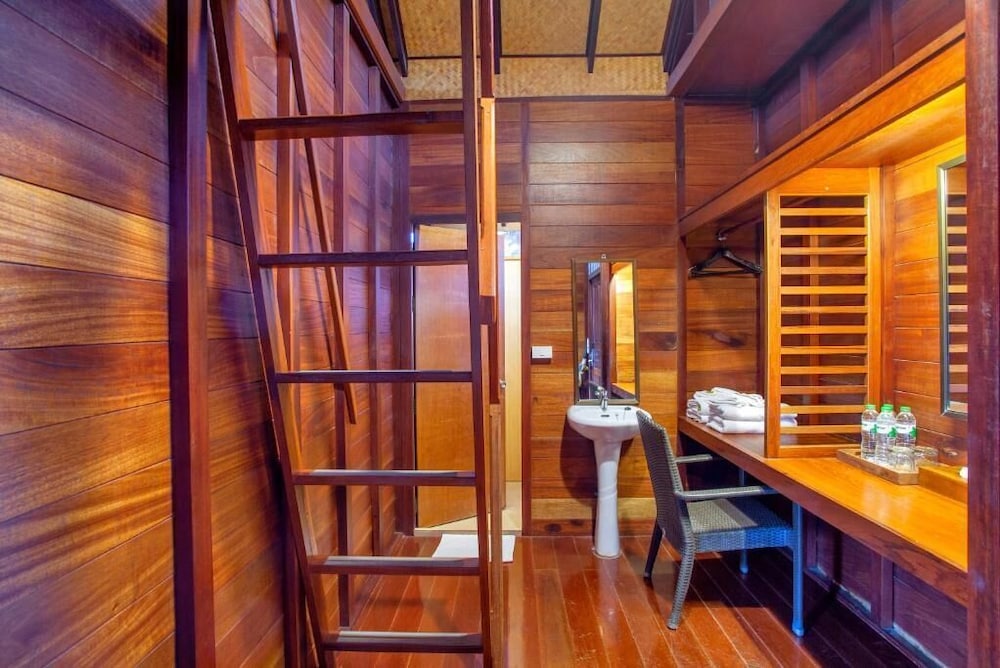 500 Rai Khao Sok Floating Resort 42/68