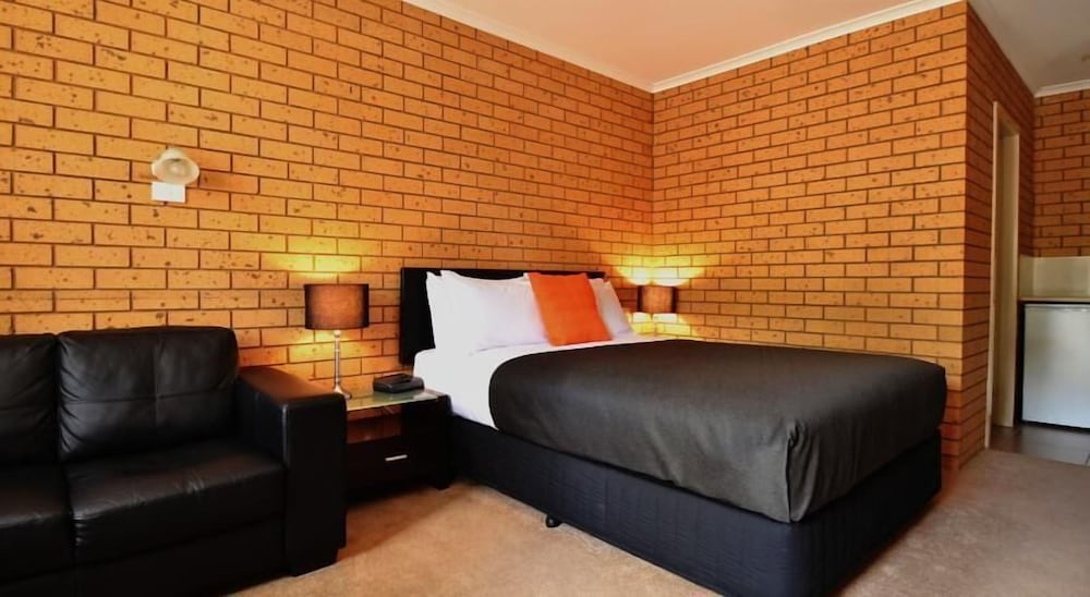 Avondel Motor Inn Benalla 7/24
