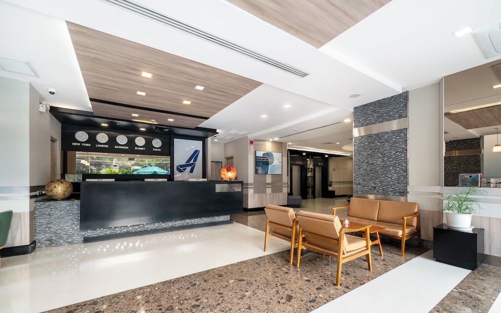 Adelphi Suites Bangkok 10/69