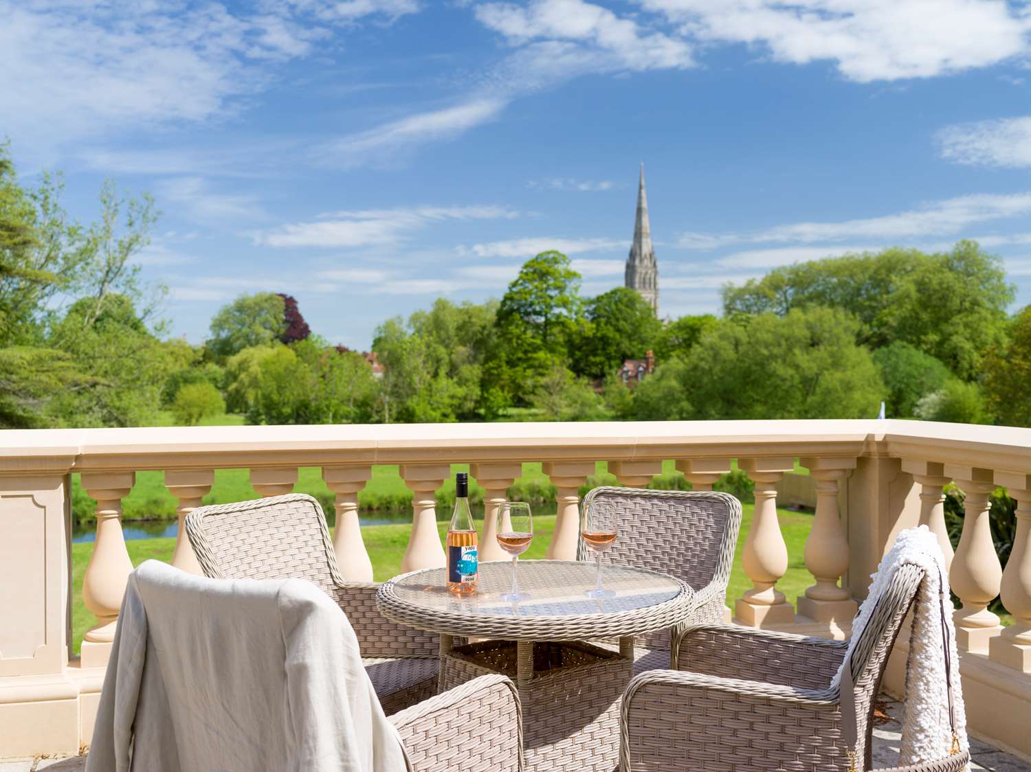The Riverside, WorldHotels Distinctive 17/21