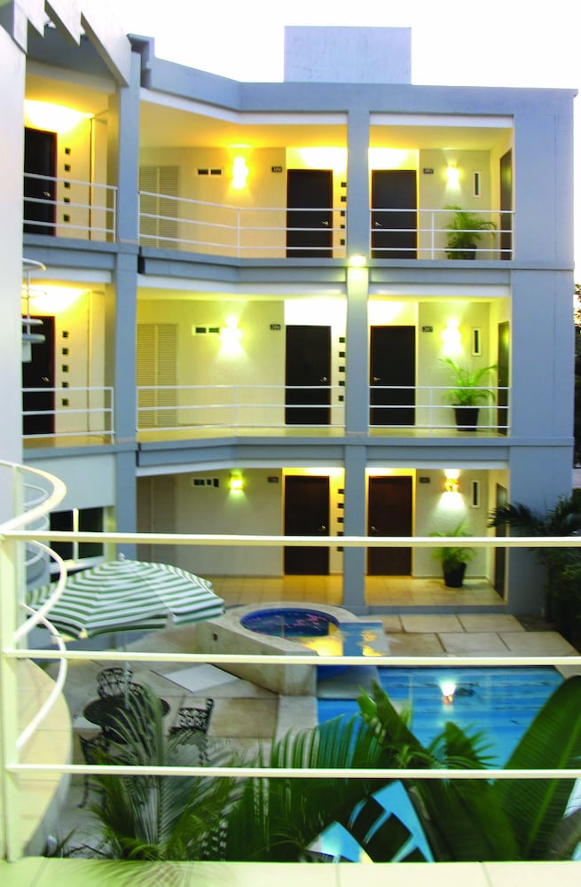 RS Suites Hotel 2/47