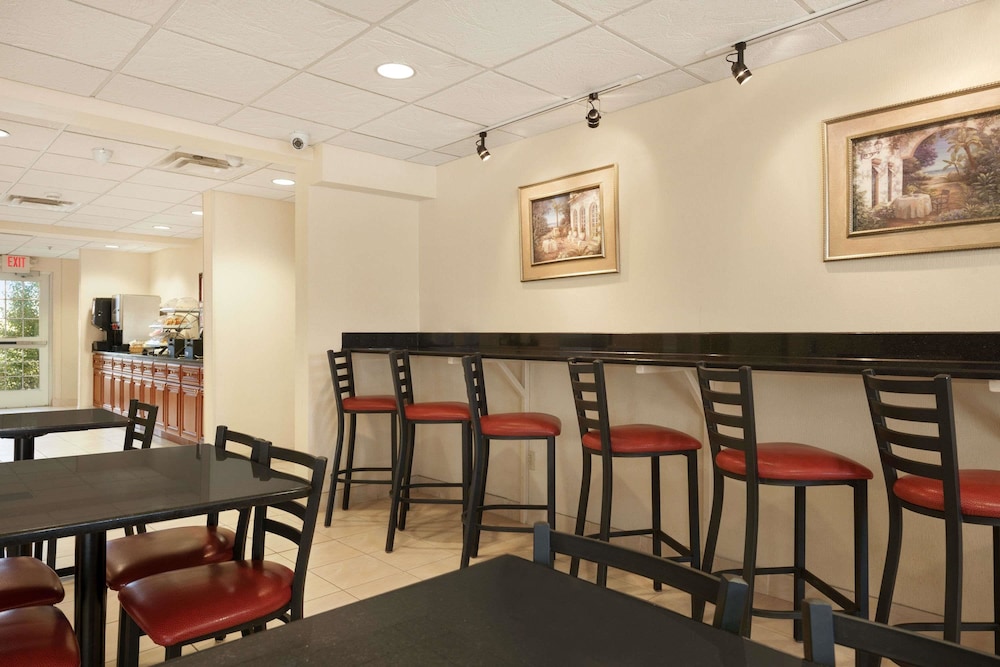 Microtel Inn And Suites Ann Arbor Plymouth Rd 31/39