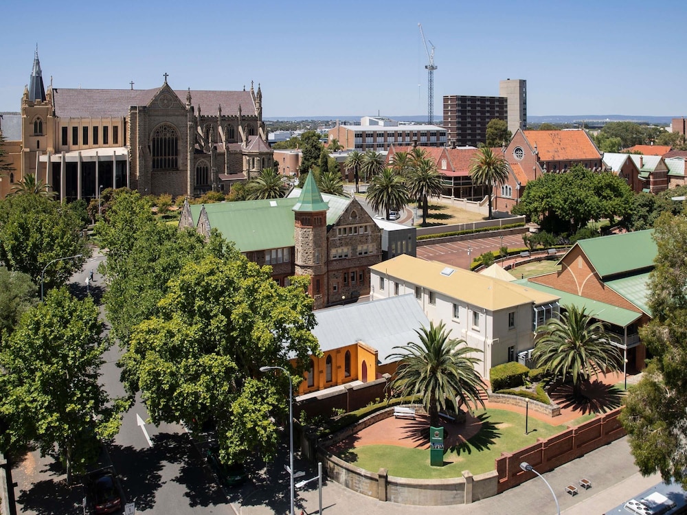 Mercure Perth on Hay 2/50