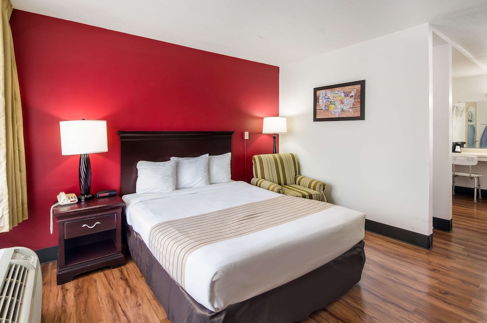 Econo Lodge Marion I-81 16/36