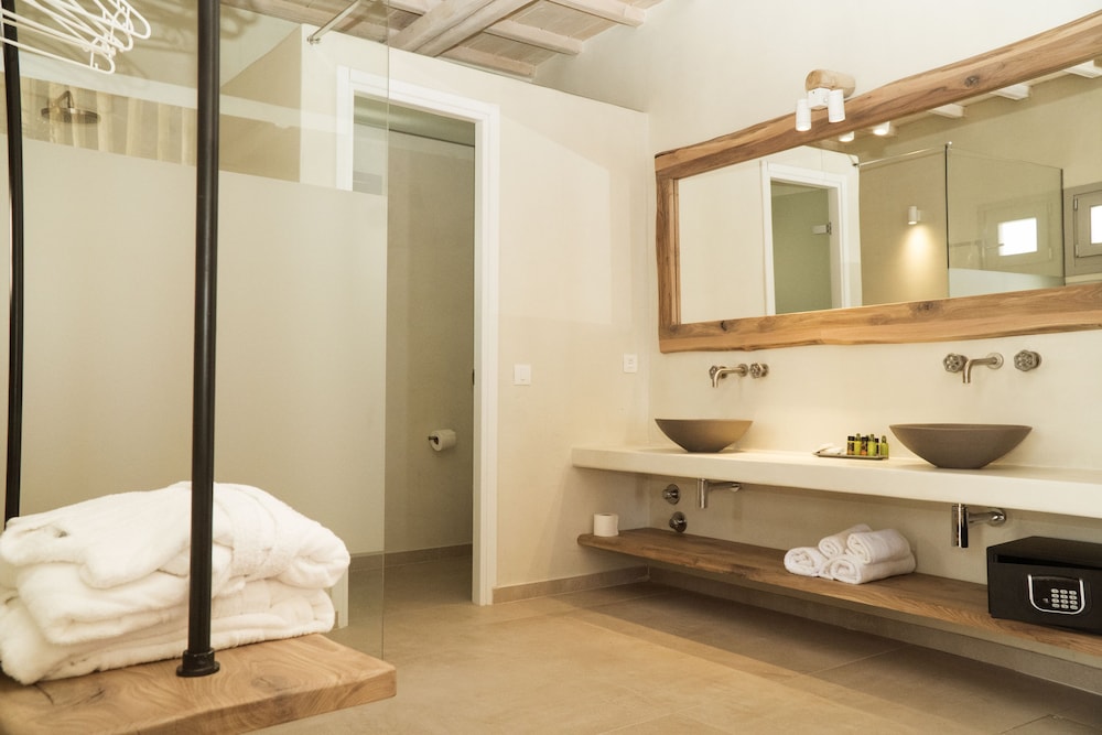 Legacy Suites 68/68