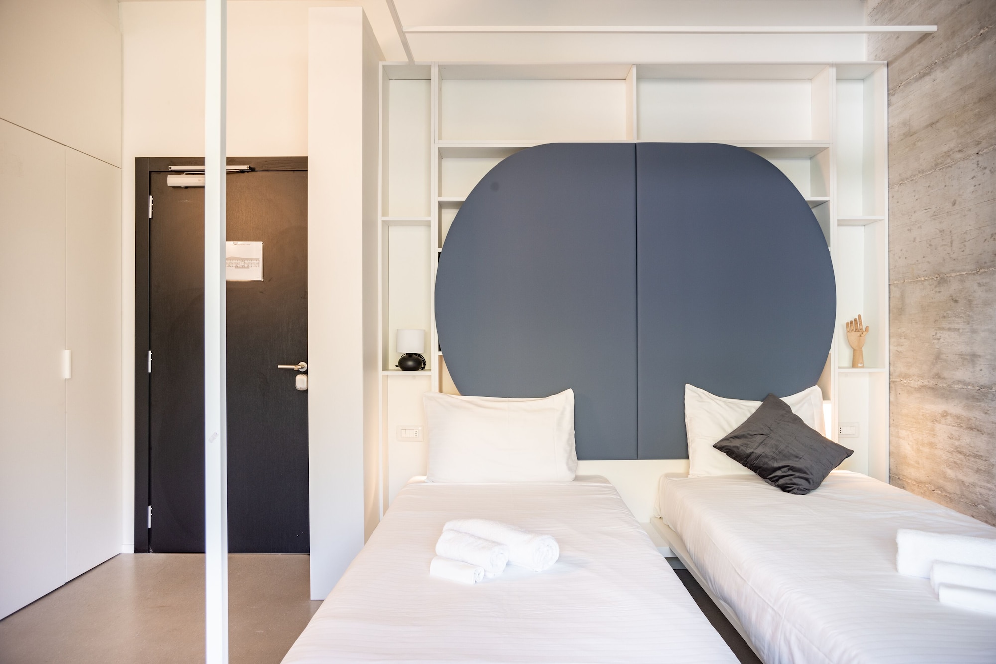 SUPERIOR, DOUBLE OR TWIN BED