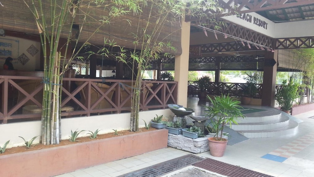 Rompin Beach Resorts 4/39