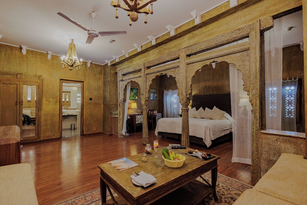Ajit Bhawan Palace 8/48