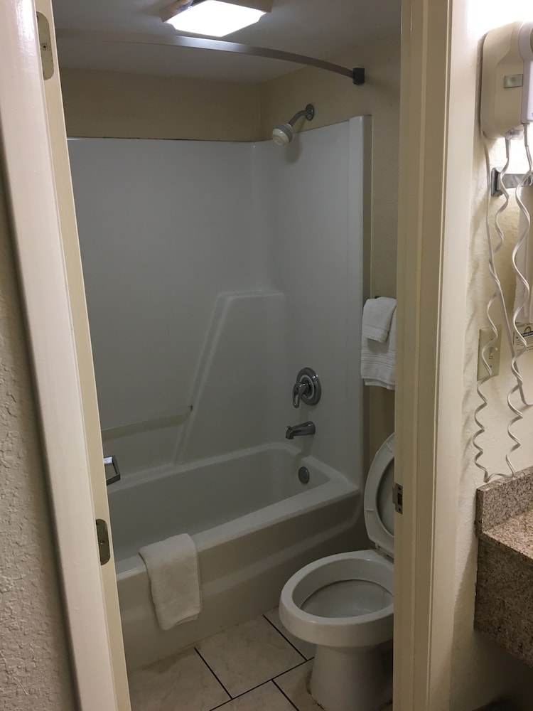 Days Inn By Wyndham Lake City I-10 14/35
