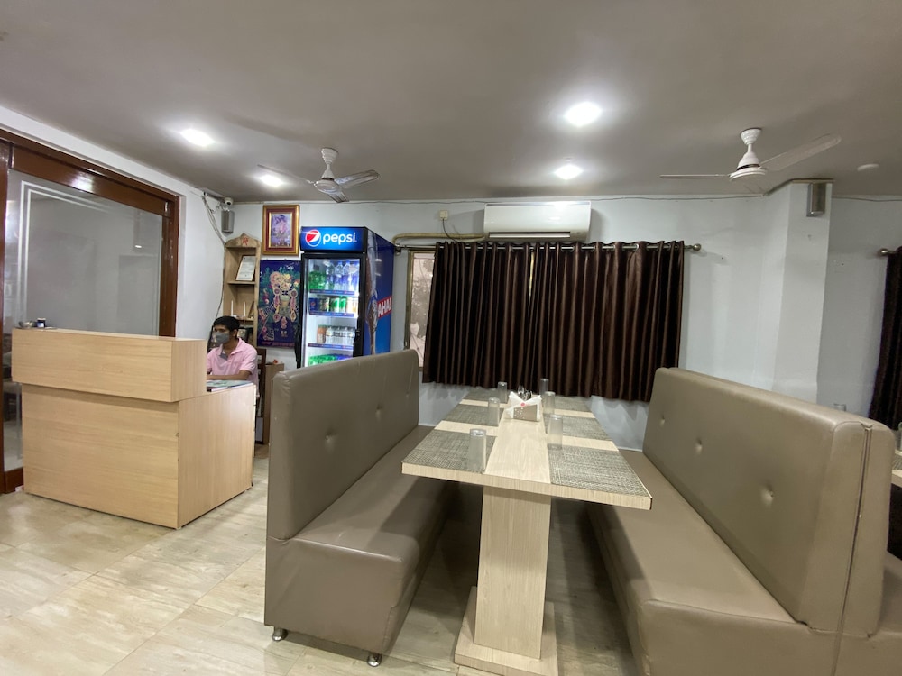 Hotel Gomti 7/40