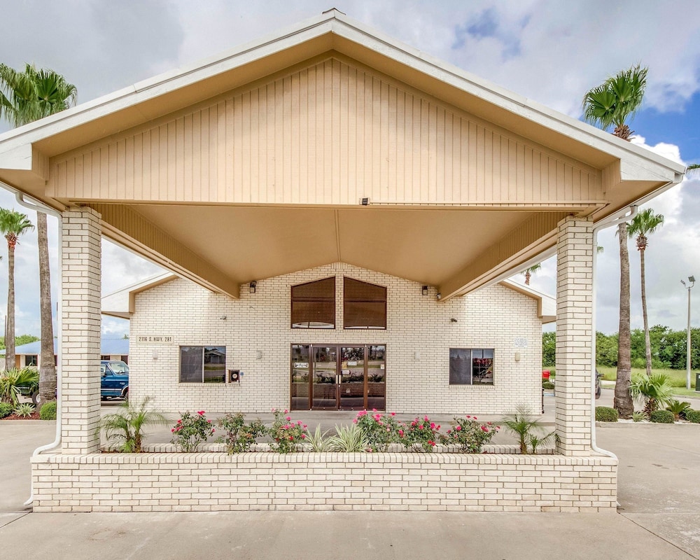 Econo Lodge Falfurrias 3/31
