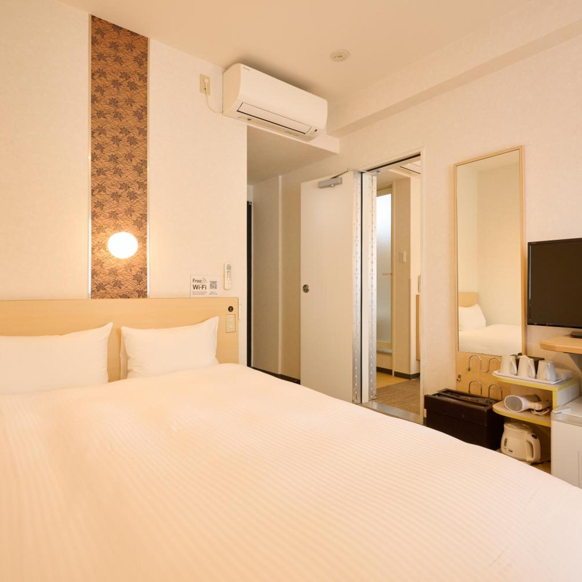 Connecting, Double Bed, Sofa