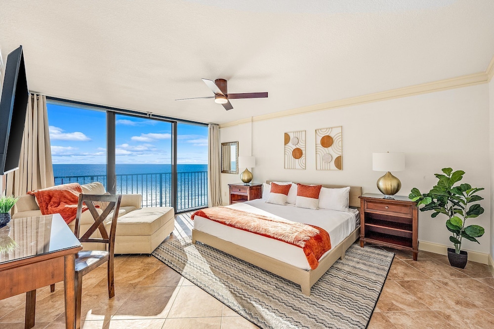 2 Bedrooms, Condo, Beach, 3 Double Beds, Beach Front, 2 Bathrooms, Sofa