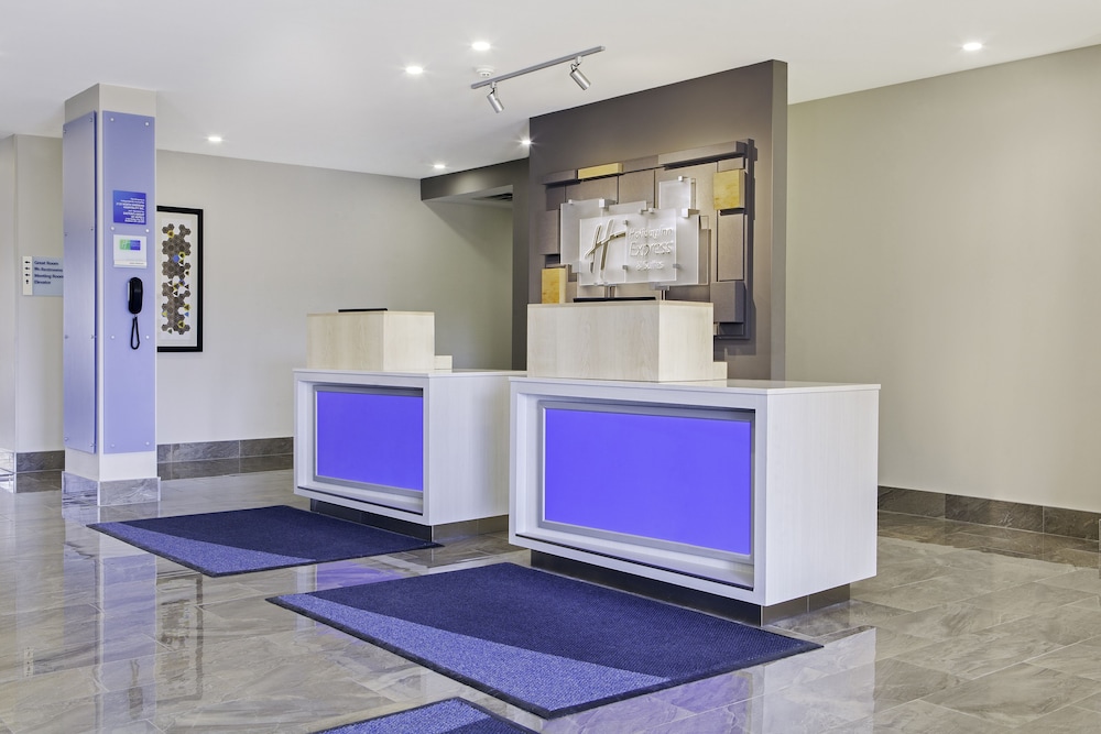 Holiday Inn Express & Suites Mississauga-Toronto Southwest, an IHG Hotel 5/71