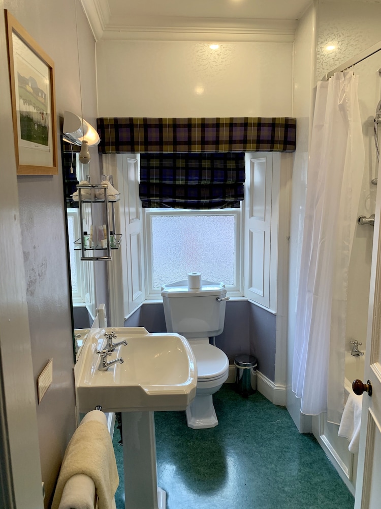 BUNCHREW HOUSE HOTEL 12/30