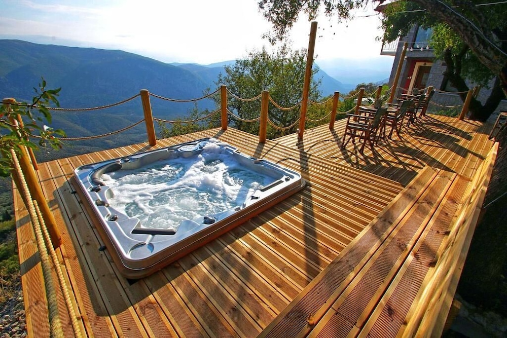 Almond House Suites Arachova 20/50