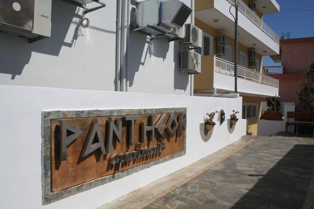 Pantheon Deluxe Apartments 2/47