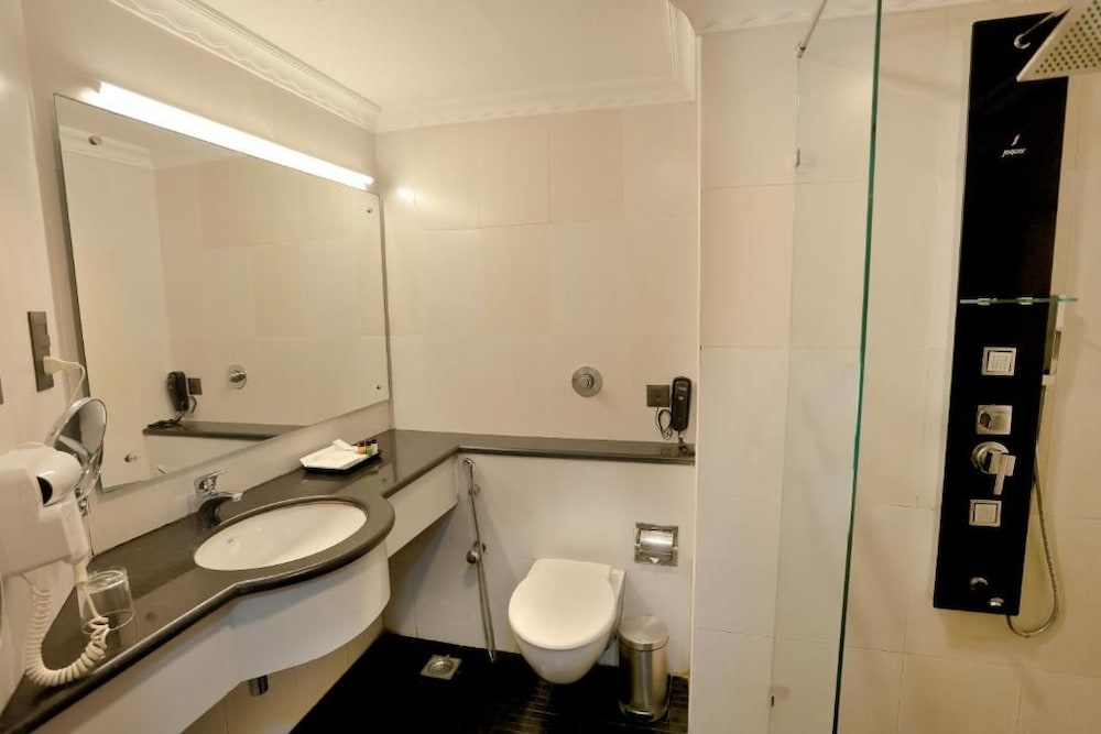 Hotel Bluewaters Cherai 44/46