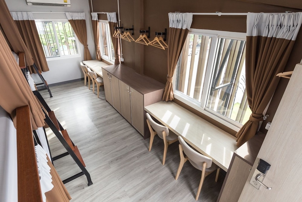 Siam Stadium Hostel 44/54