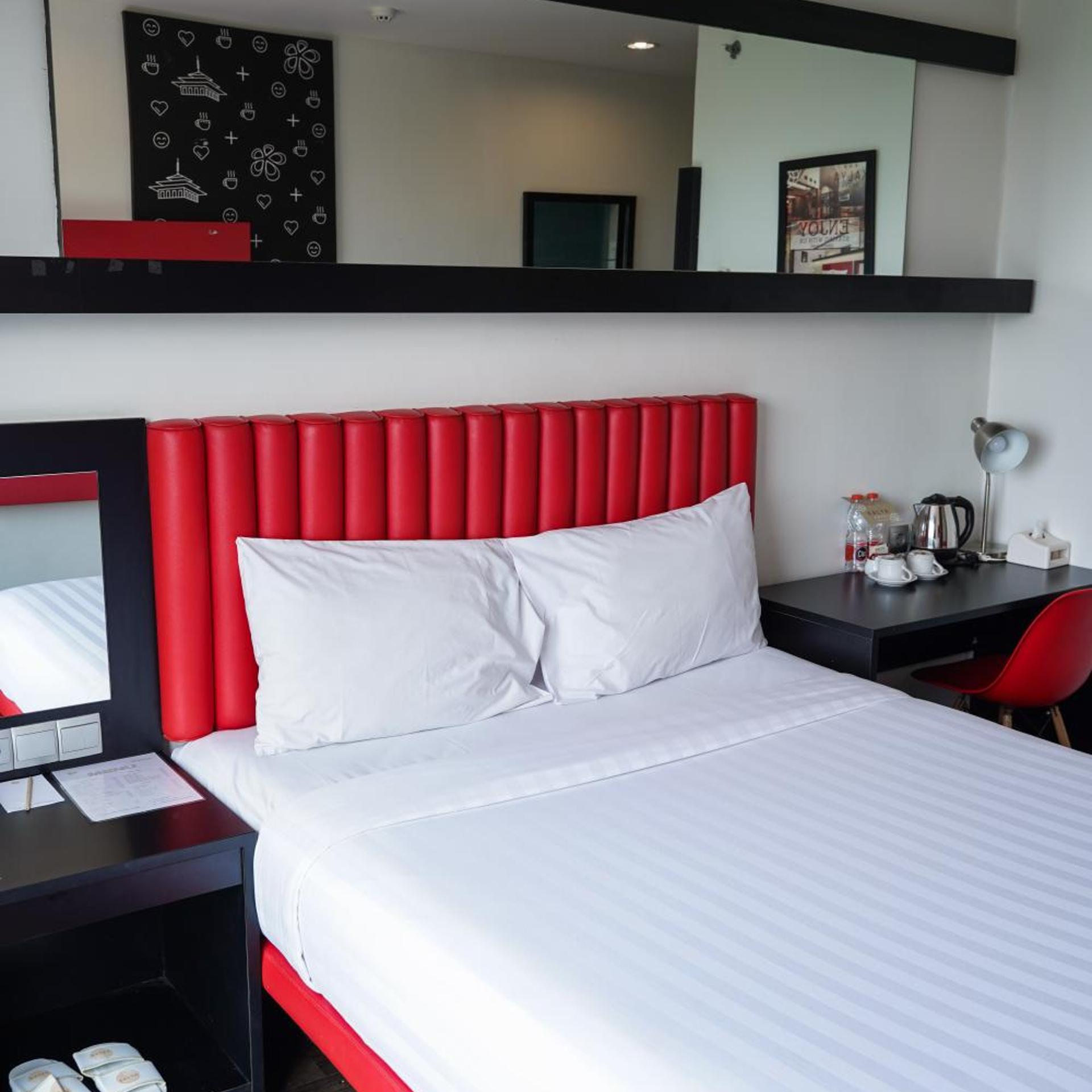 غرفة قياسية بسرير مزدوج، Kalya Hotel Bandung 6/9