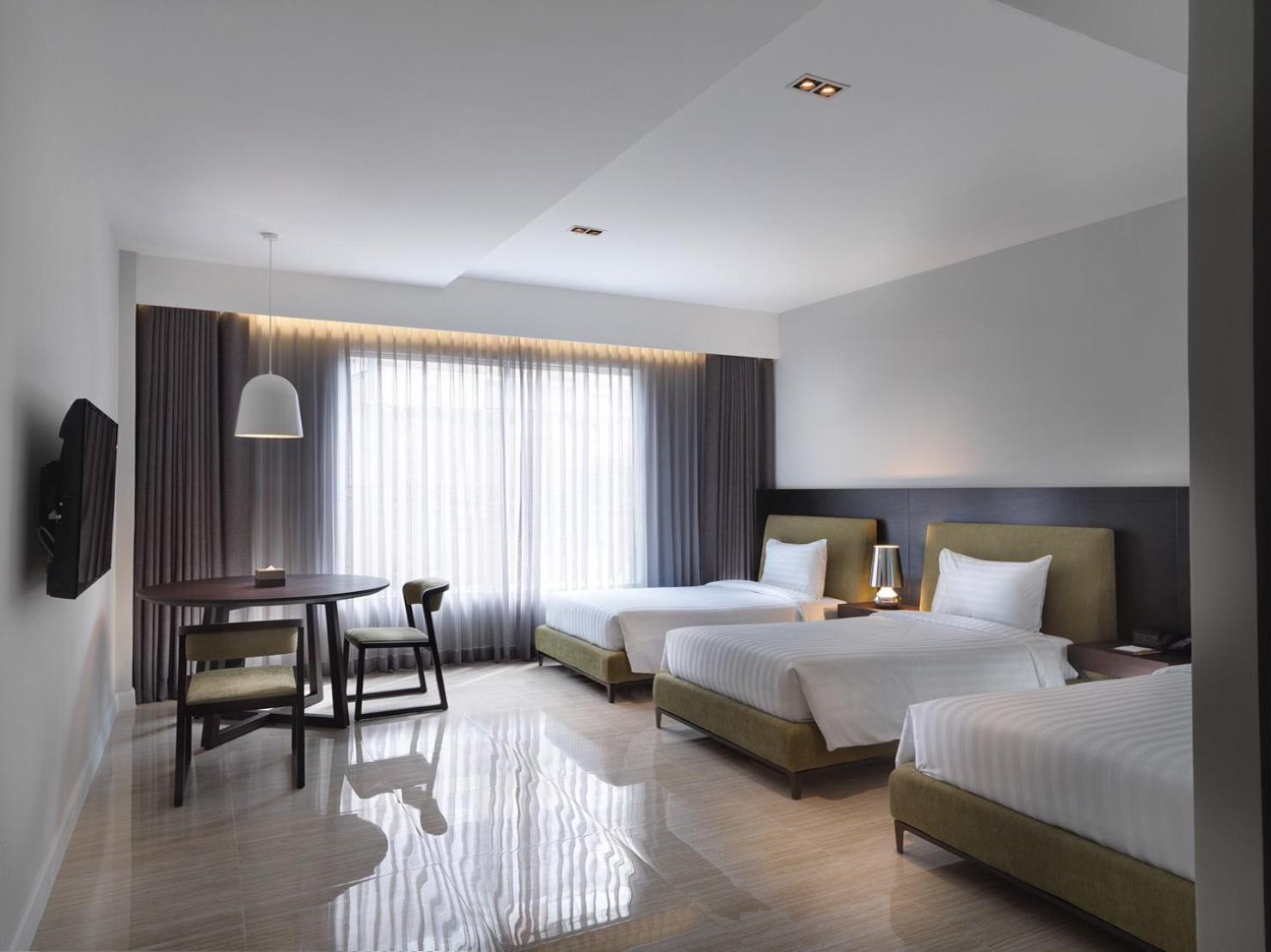 ROOM, TRIPLE