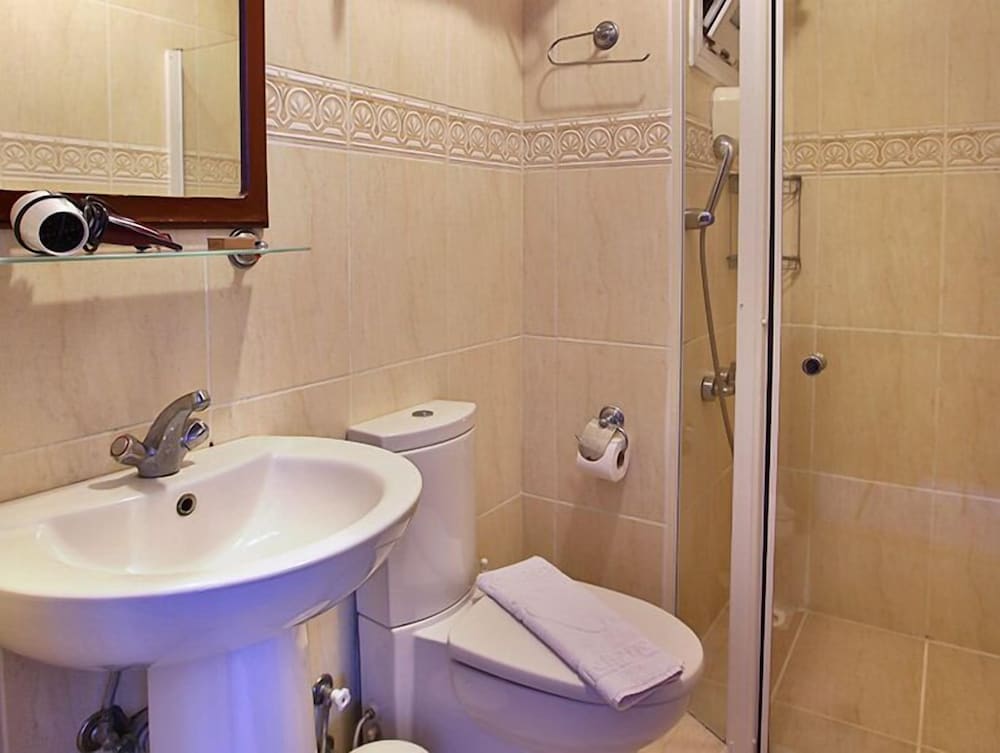 Bozcaada Fahri Hotel 18/20