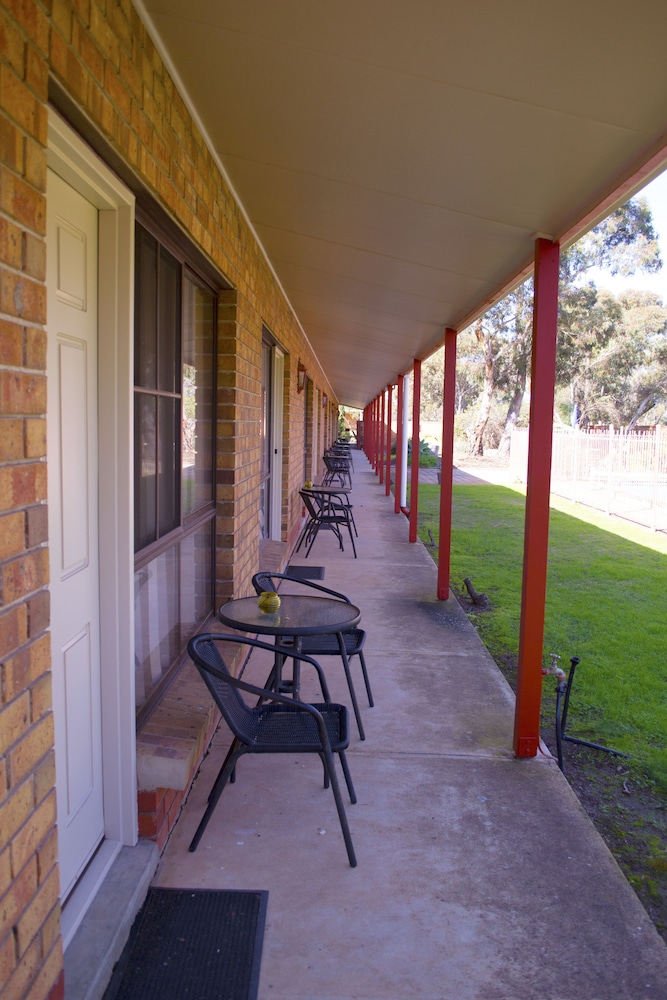 KADINA GATEWAY MOTOR INN 15/45